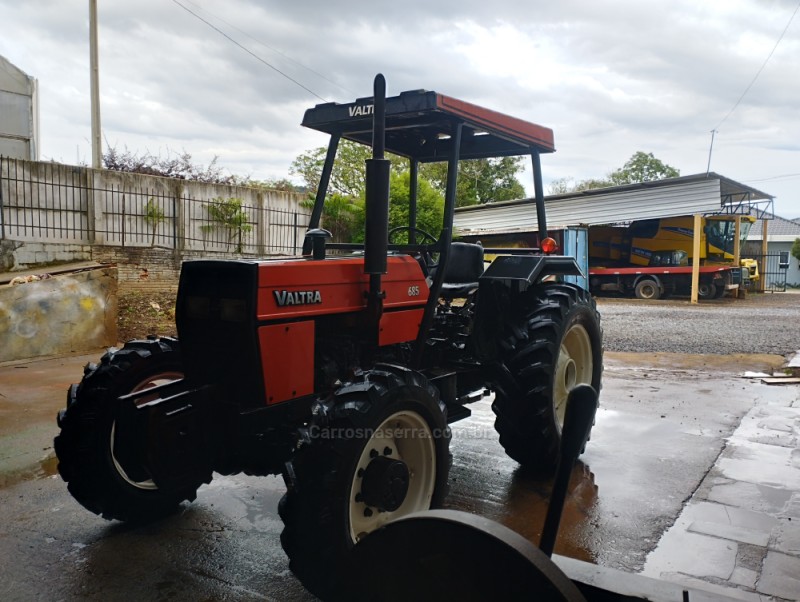 trator 685 2004 guapore