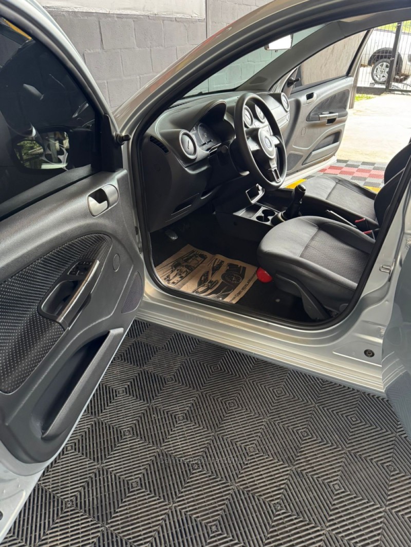 GOL 1.0 MI TRENDLINE 8V FLEX 4P MANUAL - 2015 - CAXIAS DO SUL