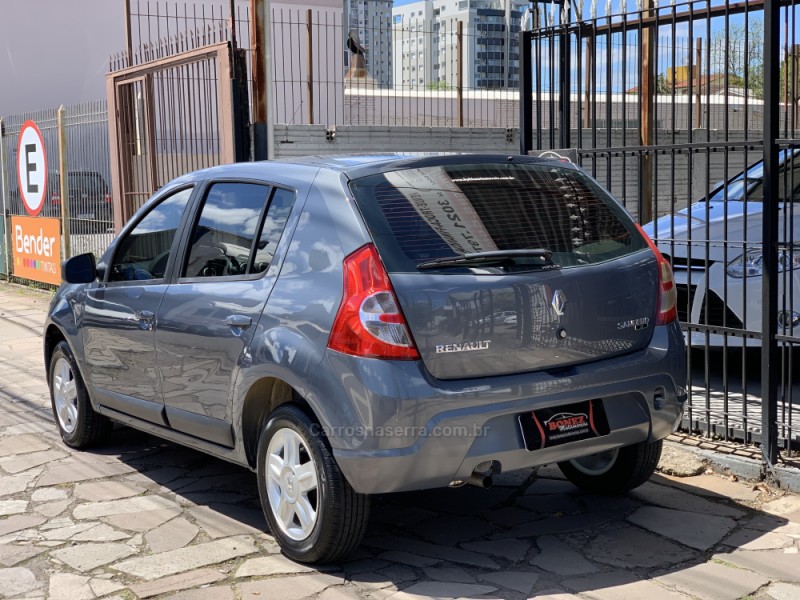 SANDERO 1.6 PRIVILÉGE 8V FLEX 4P MANUAL - 2011 - CAXIAS DO SUL
