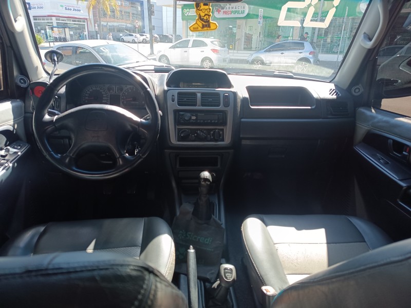 PAJERO TR4 2.0 4X4 16V 131CV GASOLINA 4P MANUAL - 2005 - FLORES DA CUNHA