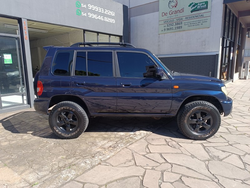 PAJERO TR4 2.0 4X4 16V 131CV GASOLINA 4P MANUAL - 2005 - FLORES DA CUNHA