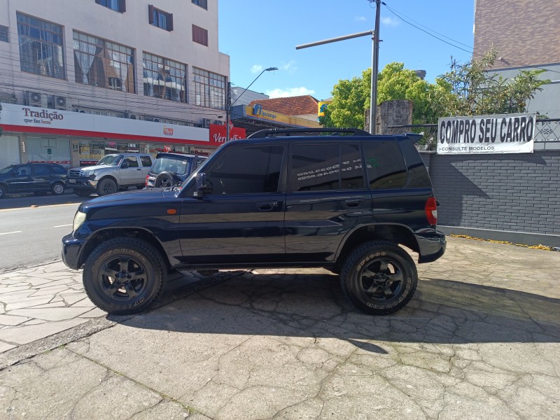 PAJERO TR4 2.0 4X4 16V 131CV GASOLINA 4P MANUAL - 2005 - FLORES DA CUNHA