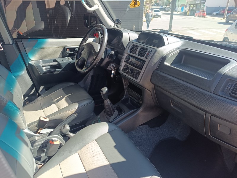 PAJERO TR4 2.0 4X4 16V 131CV GASOLINA 4P MANUAL - 2005 - FLORES DA CUNHA