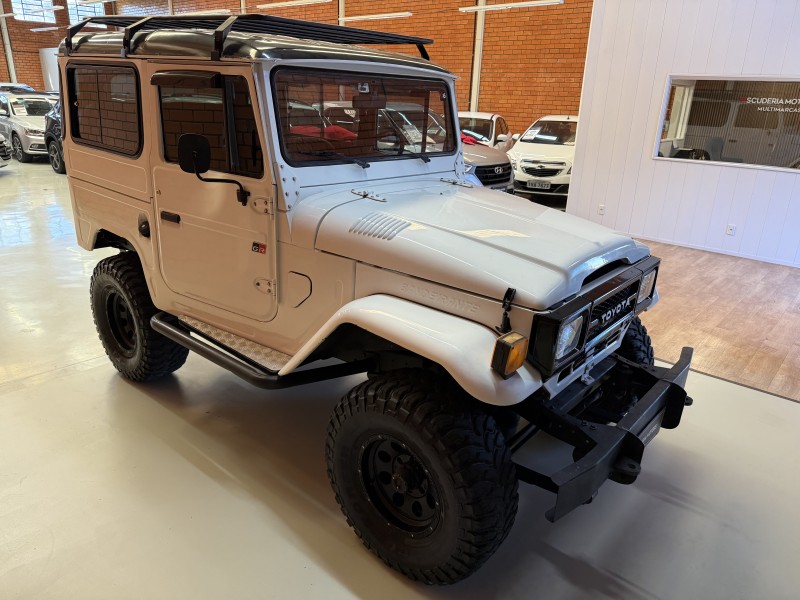 BANDEIRANTE 3.7 BJ50LV 4X4 TETO RIGIDO DIESEL 2P MANUAL - 1991 - BENTO GONçALVES