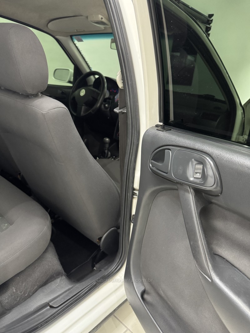 GOL 1.6 MI 8V GASOLINA 4P MANUAL - 2003 - CAXIAS DO SUL