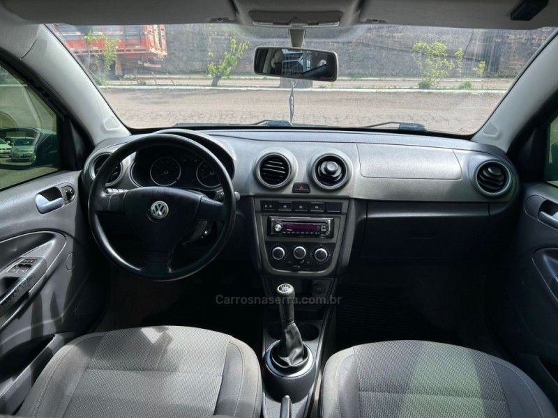 VOYAGE 1.6 LS 8V GASOLINA 2P MANUAL - 2011 - CAMBARá DO SUL