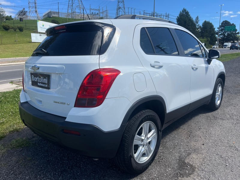 TRACKER 1.8 MPFI LT 4X2 16V FLEX 4P AUTOMÁTICO - 2016 - FARROUPILHA