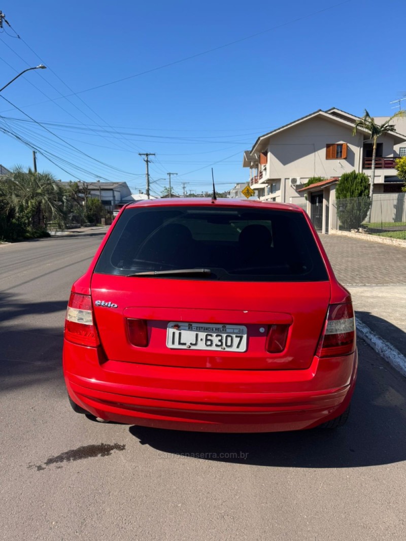 STILO 1.8 MPI CONNECT 8V GASOLINA 4P MANUAL - 2003 - ESTâNCIA VELHA