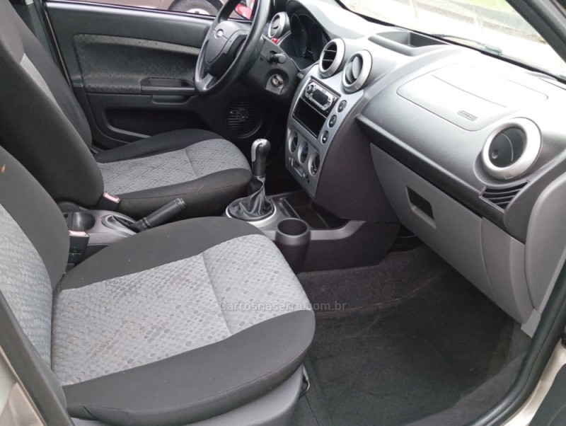 FIESTA 1.6 MPI 8V GASOLINA 4P MANUAL - 2014 - PICADA CAFé