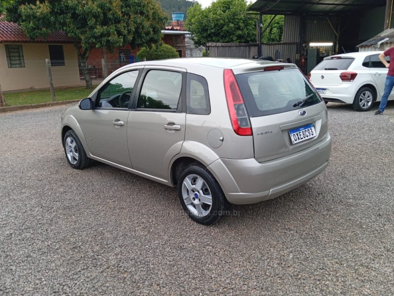 FIESTA 1.6 MPI 8V GASOLINA 4P MANUAL - 2014 - PICADA CAFé