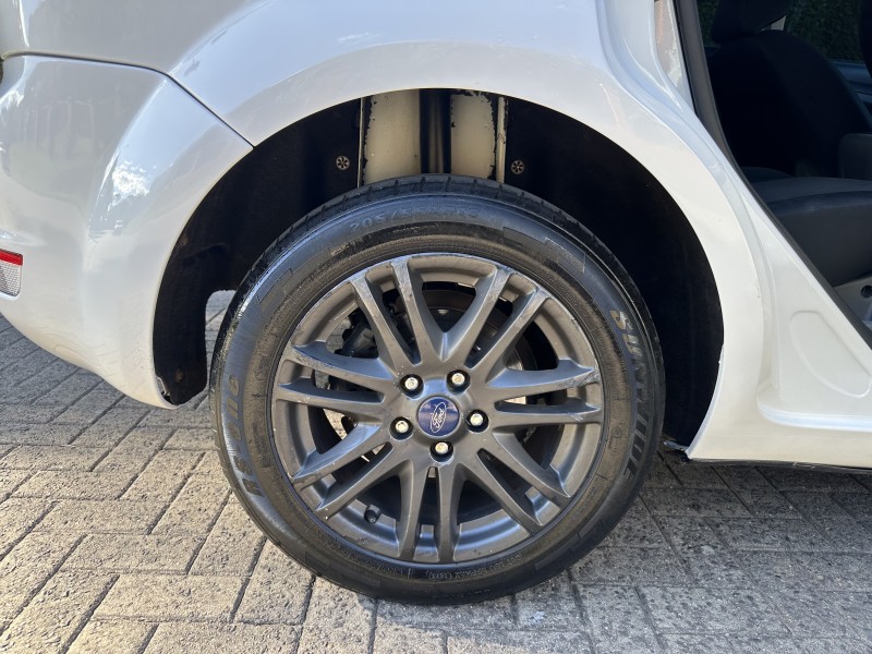 FOCUS 1.6 8V FLEX 4P MANUAL - 2011 - CAXIAS DO SUL