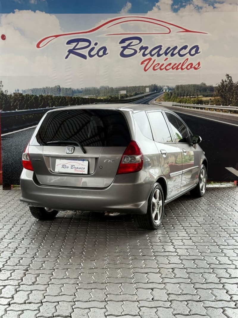 FIT 1.4 LX 8V GASOLINA 4P MANUAL - 2007 - CAXIAS DO SUL