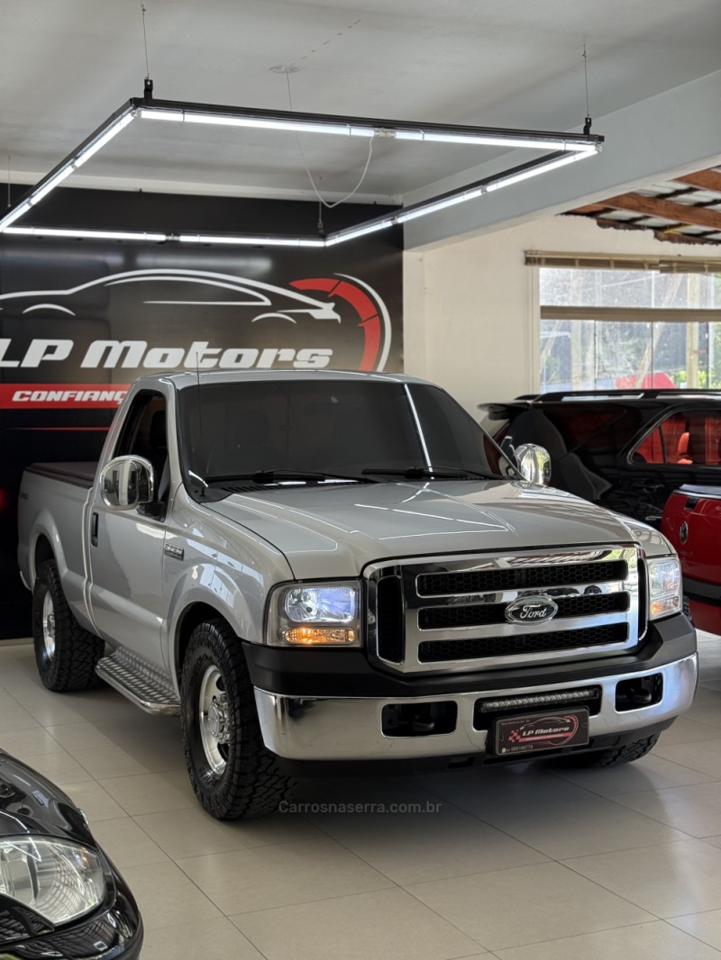 F-250 4.2 XL 4X2 CD TURBO INTERCOOLER DIESEL 2P MANUAL - 2001 - FARROUPILHA