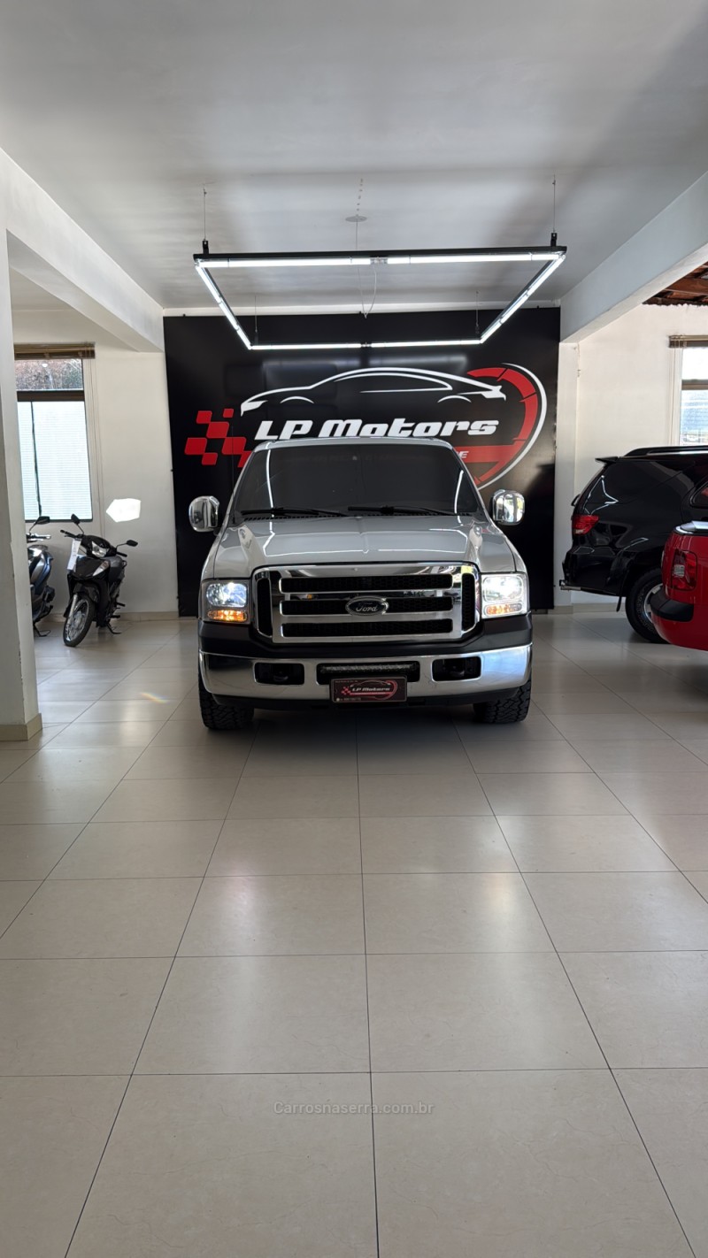 F-250 4.2 XL 4X2 CD TURBO INTERCOOLER DIESEL 2P MANUAL - 2001 - FARROUPILHA