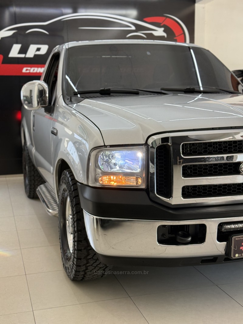 F-250 4.2 XL 4X2 CD TURBO INTERCOOLER DIESEL 2P MANUAL - 2001 - FARROUPILHA