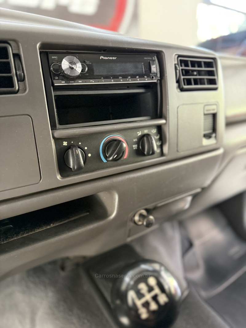 F-250 4.2 XL 4X2 CD TURBO INTERCOOLER DIESEL 2P MANUAL - 2001 - FARROUPILHA