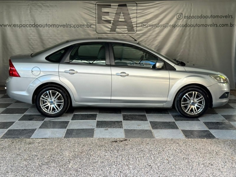 FOCUS 2.0 16V FLEX 4P AUTOMÁTICO - 2013 - NOVA PRATA