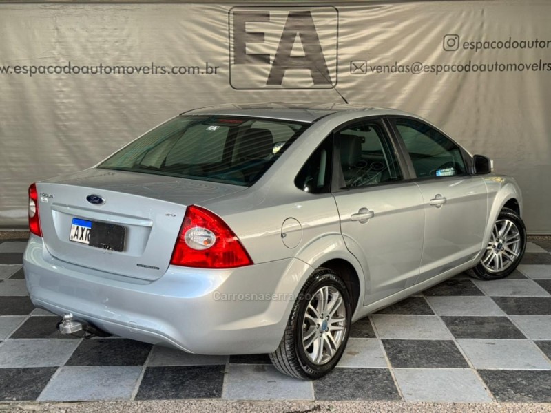 FOCUS 2.0 16V FLEX 4P AUTOMÁTICO - 2013 - NOVA PRATA