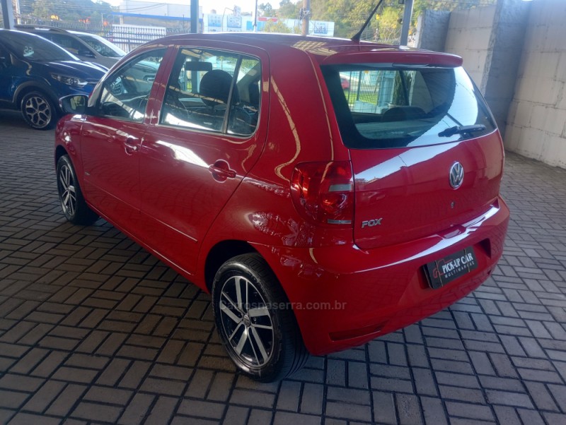 FOX 1.0 ITREND 8V FLEX 4P MANUAL - 2013 - CAXIAS DO SUL