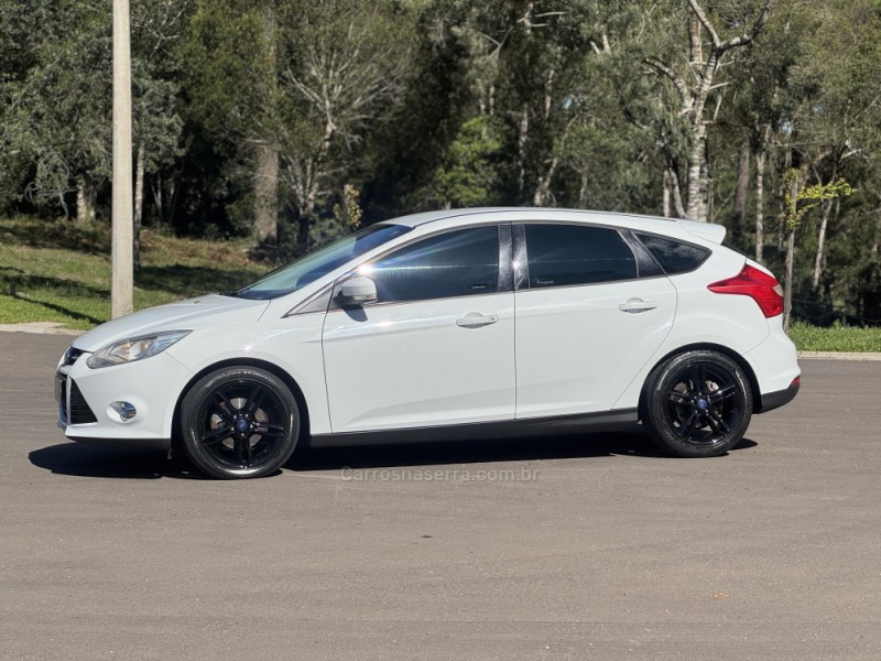 FOCUS 2.0 SE HATCH 16V FLEX 4P AUTO - 2015 - GRAMADO