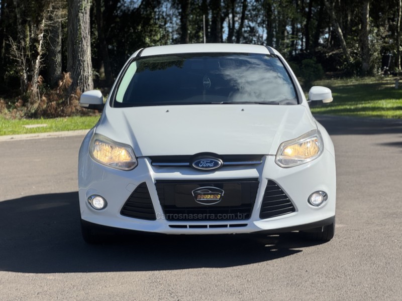 FOCUS 2.0 SE HATCH 16V FLEX 4P AUTO - 2015 - GRAMADO