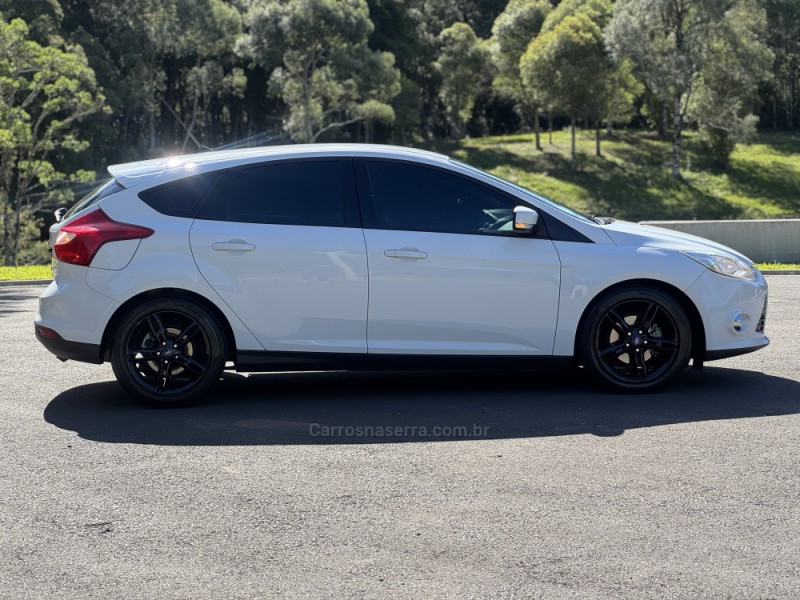 FOCUS 2.0 SE HATCH 16V FLEX 4P AUTO - 2015 - GRAMADO