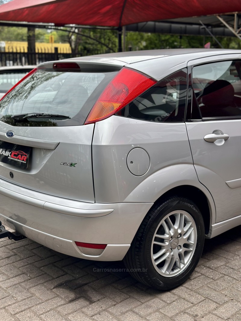FOCUS 1.6 8V FLEX 4P MANUAL - 2009 - ESTâNCIA VELHA
