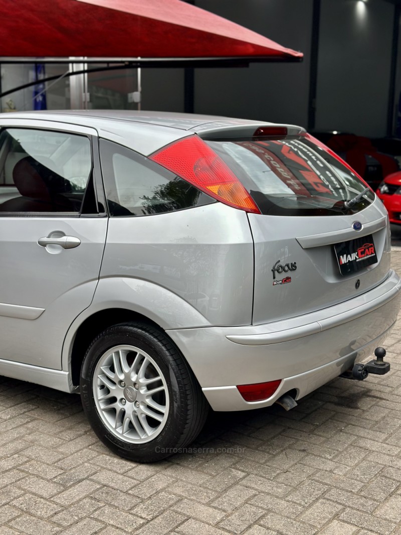 FOCUS 1.6 8V FLEX 4P MANUAL - 2009 - ESTâNCIA VELHA