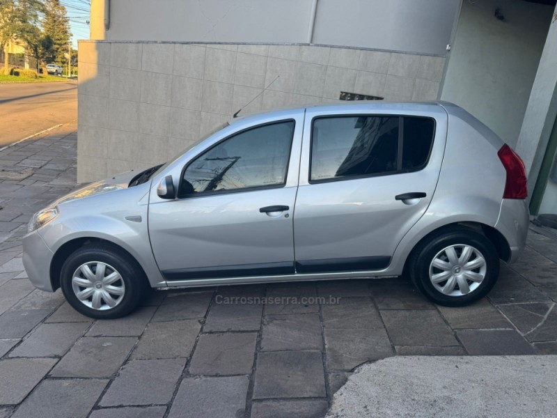 SANDERO 1.0 EXPRESSION 16V FLEX 4P MANUAL - 2013 - GARIBALDI