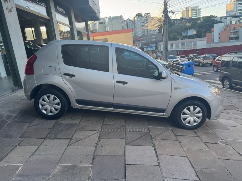 SANDERO 1.0 EXPRESSION 16V FLEX 4P MANUAL - 2013 - GARIBALDI