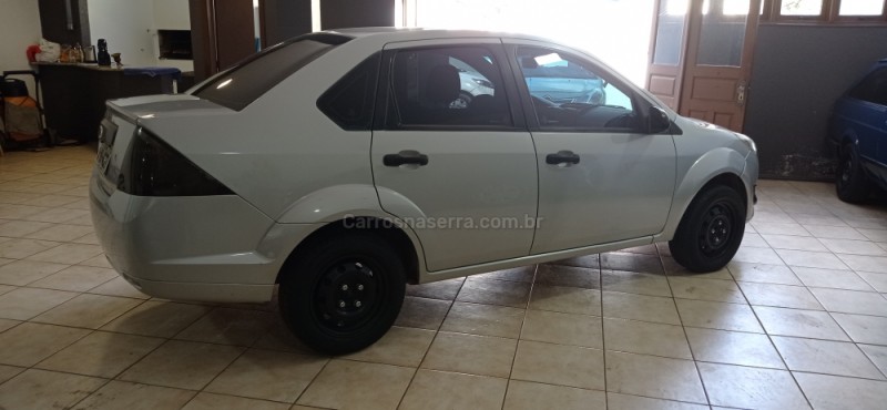 FIESTA 1.6 SE SEDAN 16V FLEX 4P MANUAL - 2013 - CAXIAS DO SUL