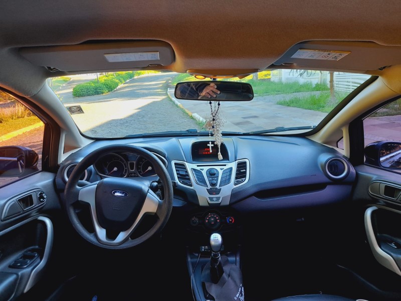 FIESTA 1.6 SE SEDAN 16V FLEX 4P MANUAL - 2011 - FARROUPILHA