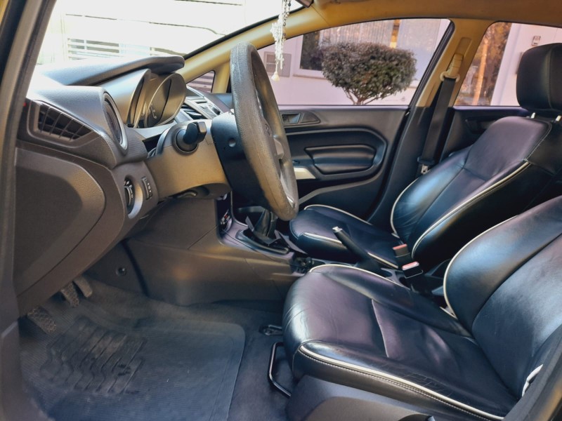 FIESTA 1.6 SE SEDAN 16V FLEX 4P MANUAL - 2011 - FARROUPILHA