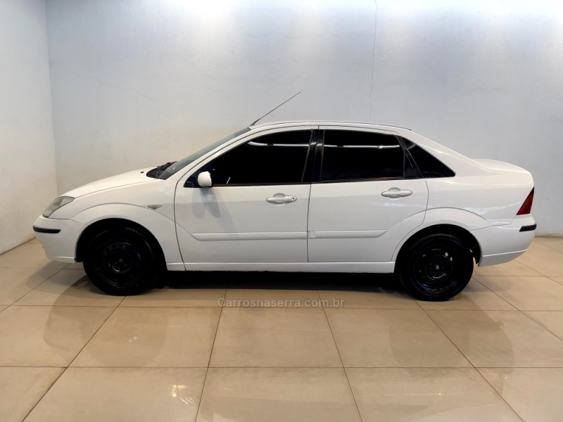 FOCUS 1.6 8V FLEX 4P MANUAL - 2009 - CASCA