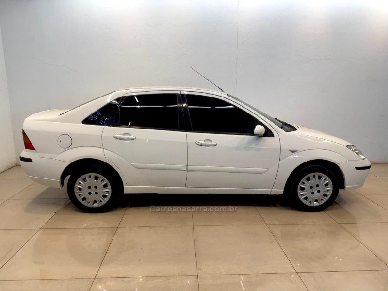 FOCUS 1.6 8V FLEX 4P MANUAL - 2009 - CASCA