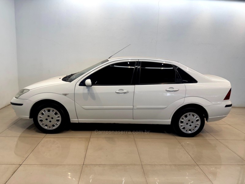FOCUS 1.6 8V FLEX 4P MANUAL - 2009 - CASCA