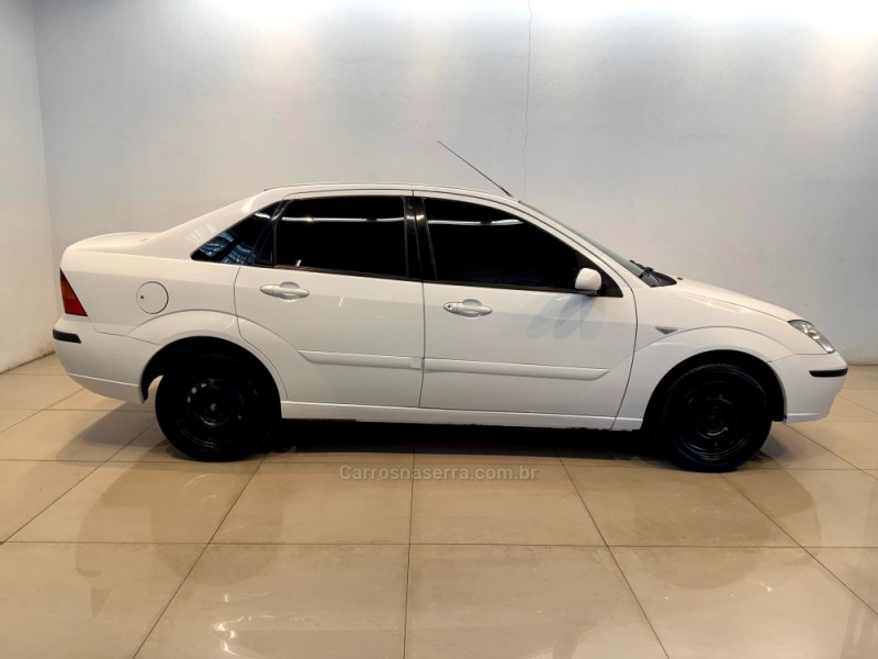 FOCUS 1.6 8V FLEX 4P MANUAL - 2009 - CASCA