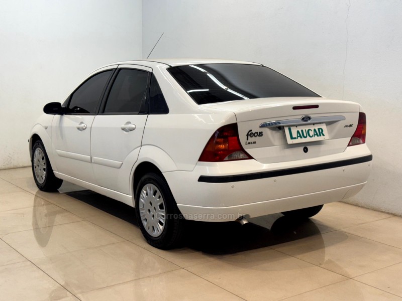 FOCUS 1.6 8V FLEX 4P MANUAL - 2009 - CASCA