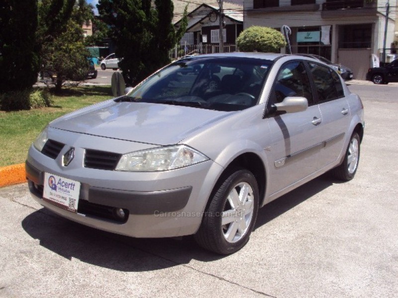 MÉGANE 1.6 DYNAMIQUE 16V FLEX 4P MANUAL