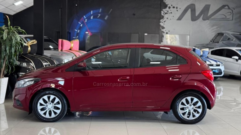 ONIX 1.4 MPFI LT 8V FLEX 4P MANUAL - 2017 - ESTâNCIA VELHA