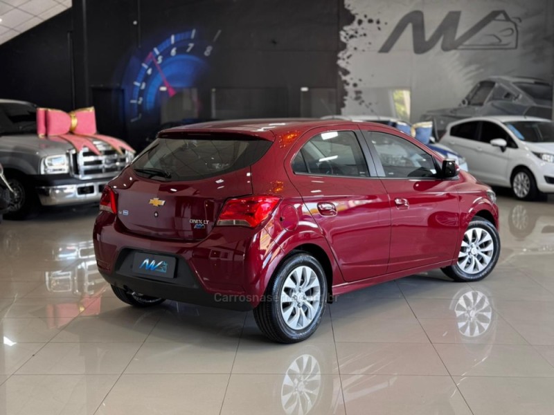 ONIX 1.4 MPFI LT 8V FLEX 4P MANUAL - 2017 - ESTâNCIA VELHA