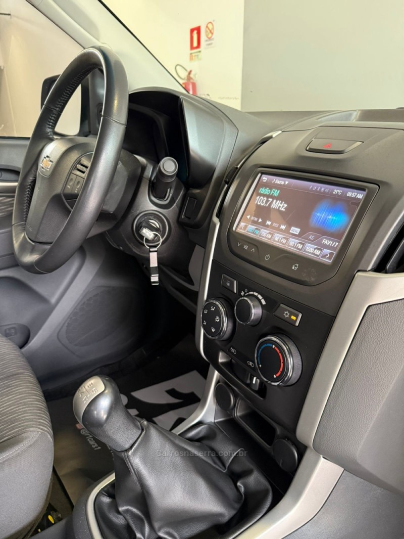 S10 2.4 LT 4X2 CD 8V FLEX 4P MANUAL - 2014 - LAJEADO