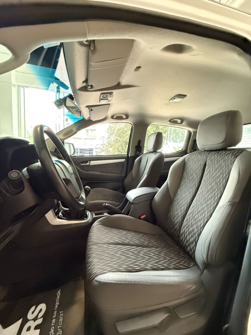 S10 2.4 LT 4X2 CD 8V FLEX 4P MANUAL - 2014 - LAJEADO