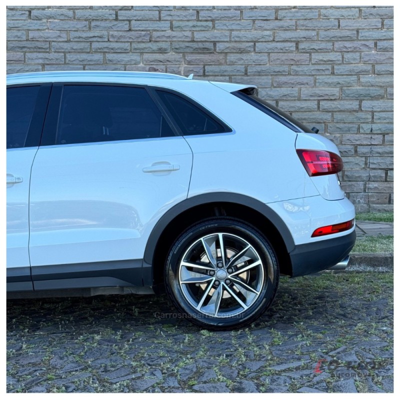 Q3 1.4 TFSI AMBIENTE FLEX 4P S TRONIC - 2017 - CAMPO BOM
