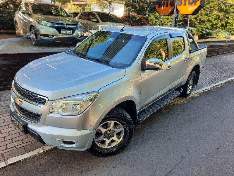 S10 2.4 LT 4X2 CD 8V FLEX 4P MANUAL - 2013 - DOIS IRMãOS
