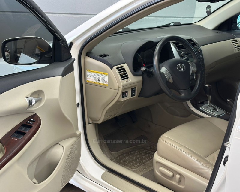 COROLLA 2.0 ALTIS 16V FLEX 4P AUTOMÁTICO - 2013 - VACARIA
