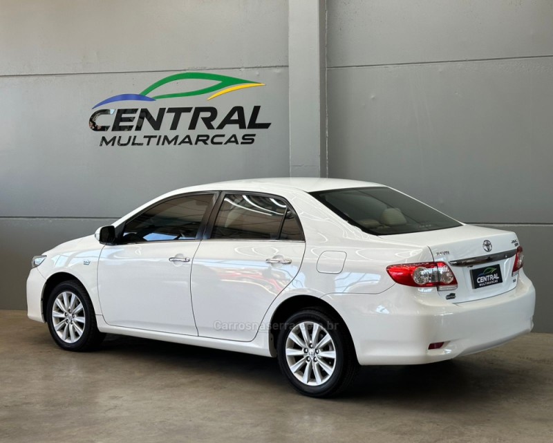 COROLLA 2.0 ALTIS 16V FLEX 4P AUTOMÁTICO - 2013 - VACARIA