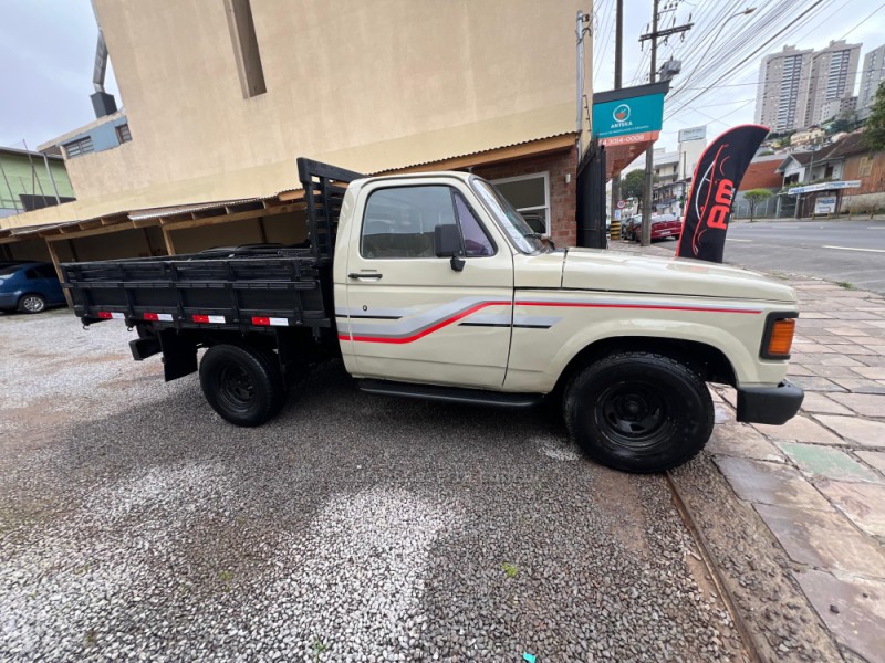 D20 4.0 CUSTOM DE LUXE CS 8V TURBO DIESEL 2P MANUAL - 1986 - CAXIAS DO SUL