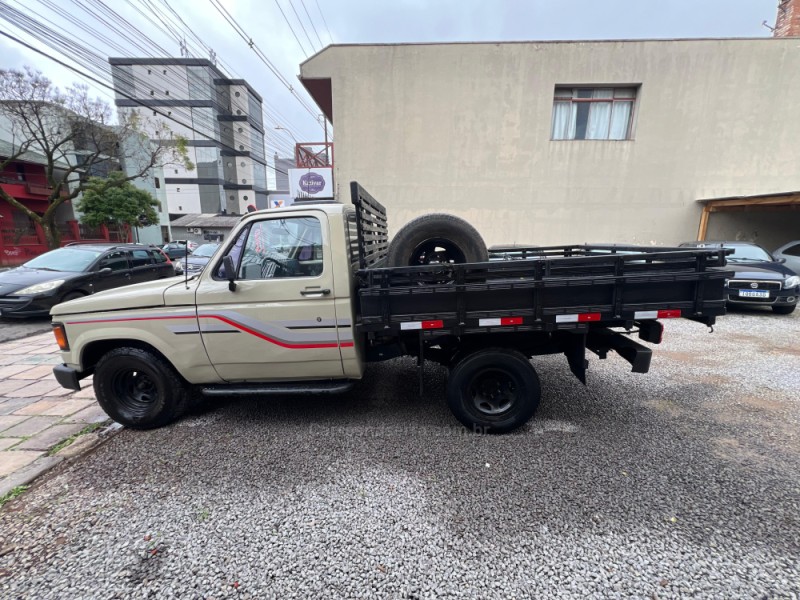 D20 4.0 CUSTOM DE LUXE CS 8V TURBO DIESEL 2P MANUAL - 1986 - CAXIAS DO SUL