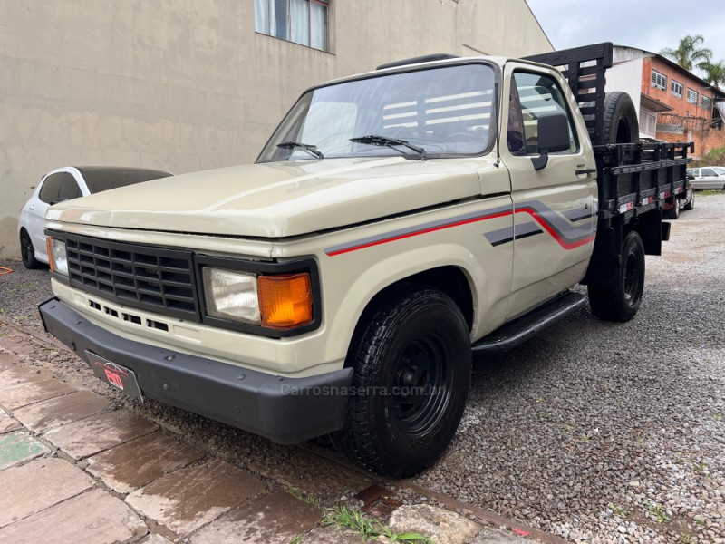 D20 4.0 CUSTOM DE LUXE CS 8V TURBO DIESEL 2P MANUAL - 1986 - CAXIAS DO SUL